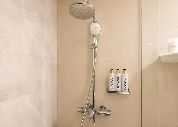 Luxury 1br With Pool And Gym At Park Mckinley West A