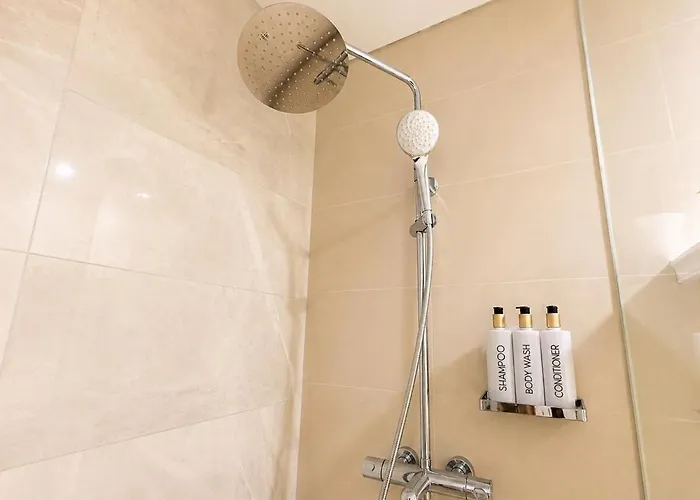 Luxury 1br With Pool And Gym At Park Mckinley West A